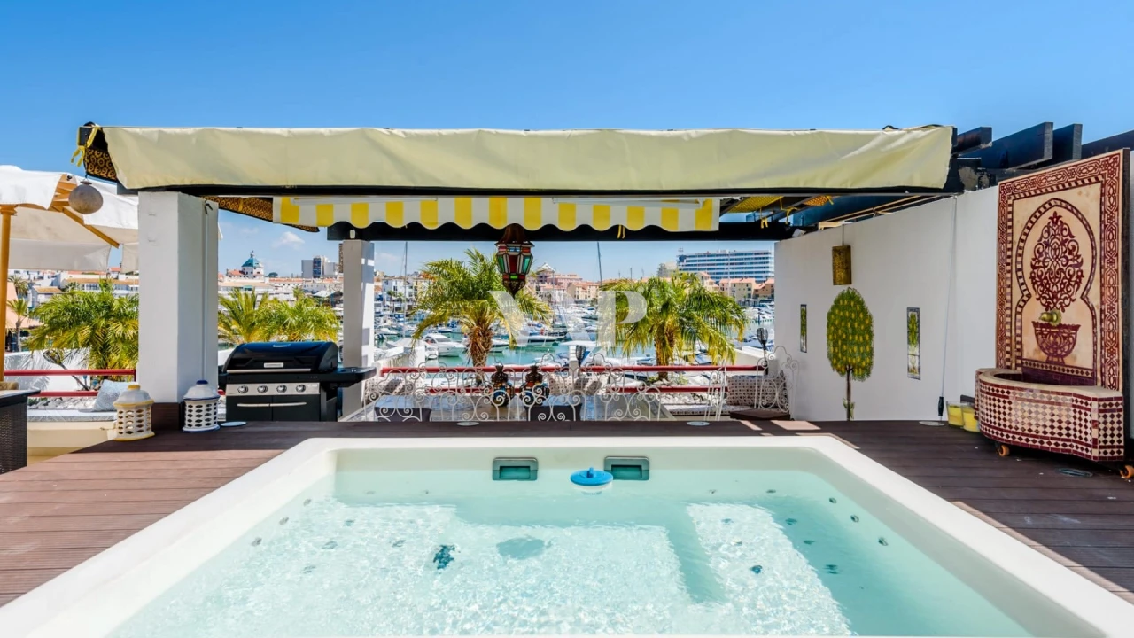 Apartamento T4 para Venda em Quarteira Foto 1