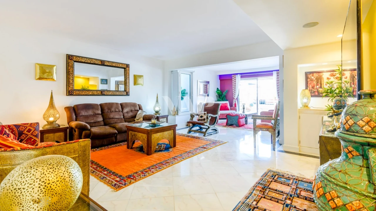 Apartamento T4 para Venda em Quarteira Foto 9