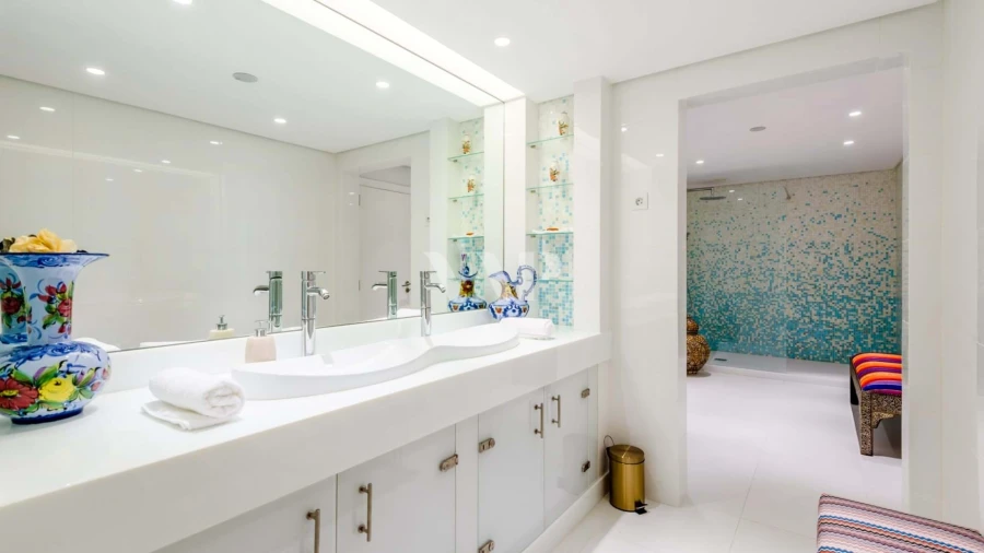 Apartamento T4 para Venda em Quarteira Foto 31