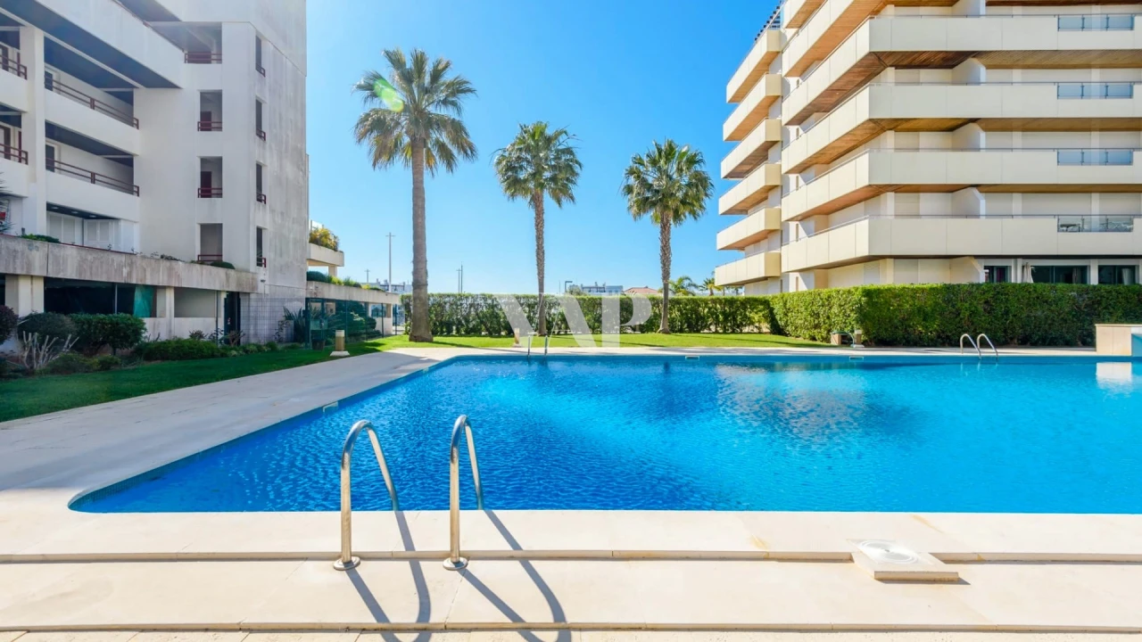 Apartamento T4 para Venda em Quarteira Foto 40