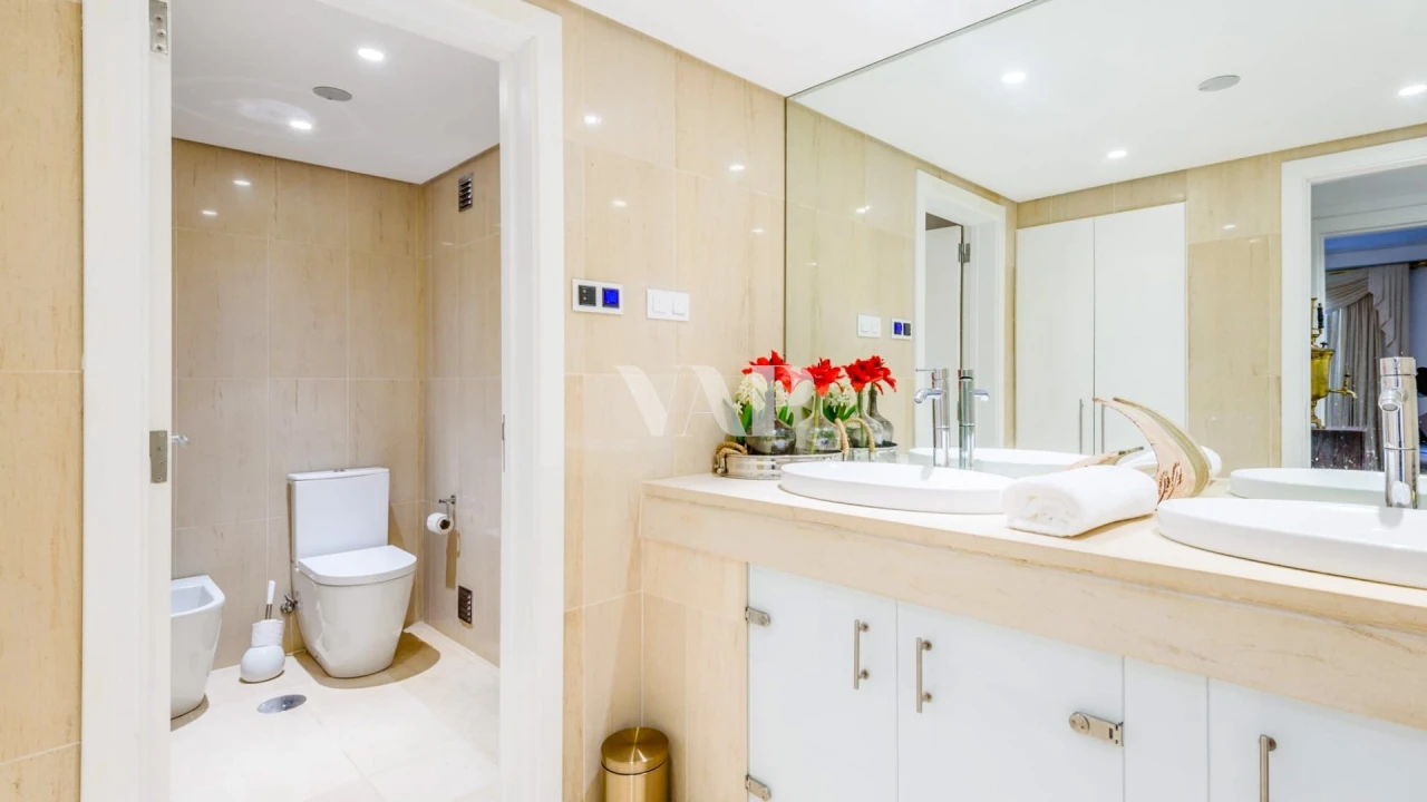 Apartamento T4 para Venda em Quarteira Foto 35