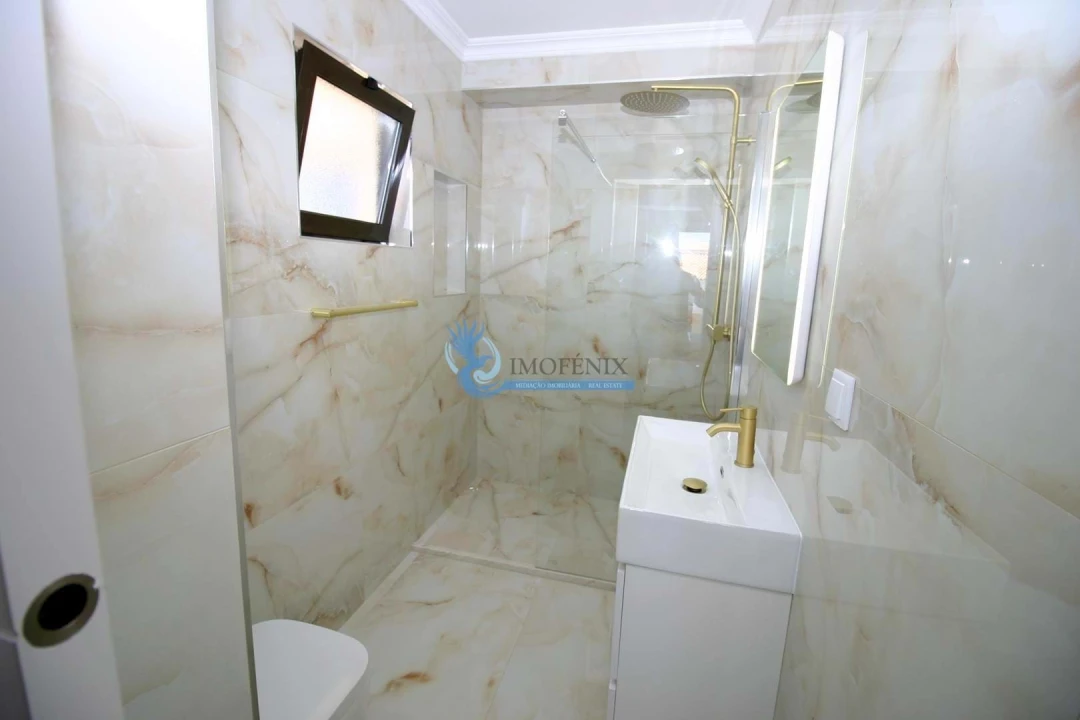 Apartamento T2 para Venda em Albufeira e Olhos de Água Foto 8