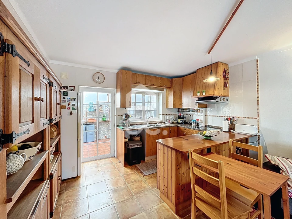 Moradia T2 para Venda em Alvorninha Foto 6