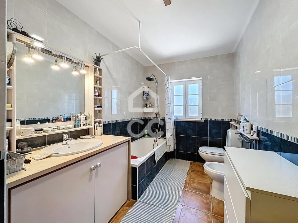 Moradia T2 para Venda em Alvorninha Foto 4