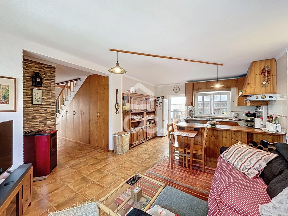 Moradia T2 para Venda em Alvorninha Foto 1