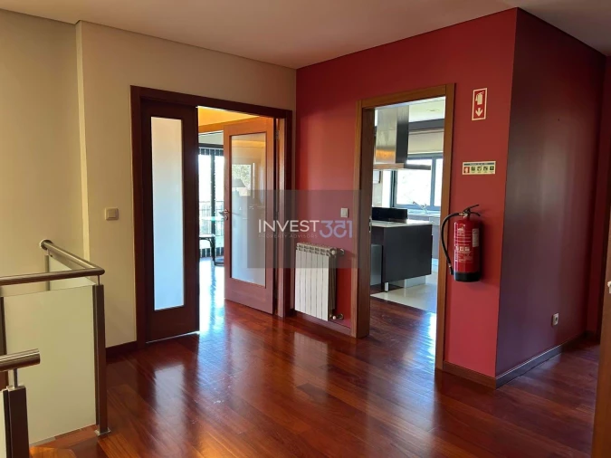 Apartamento T6 para Venda em Reboreda e Nogueira Foto 7