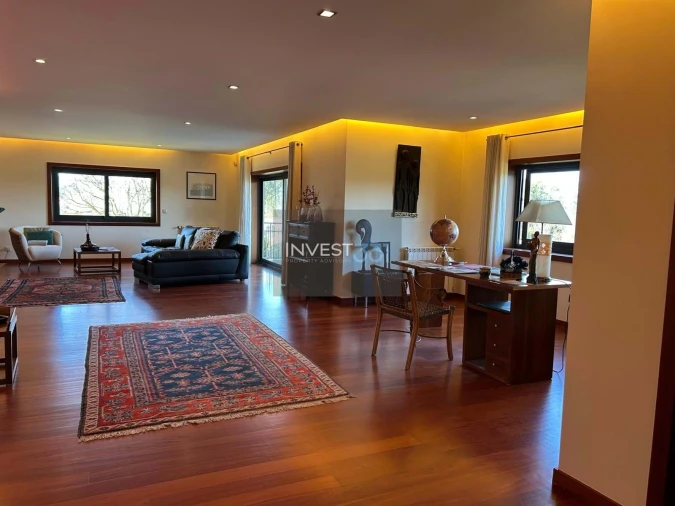 Apartamento T6 para Venda em Reboreda e Nogueira Foto 9