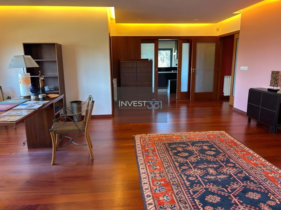 Apartamento T6 para Venda em Reboreda e Nogueira Foto 12