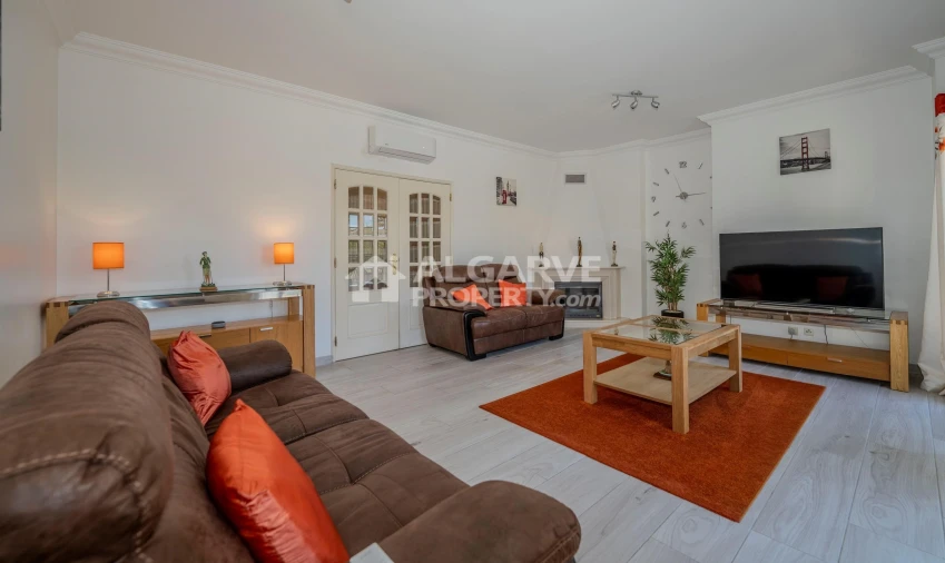 Apartamento T3 para Venda em Quarteira Foto 6