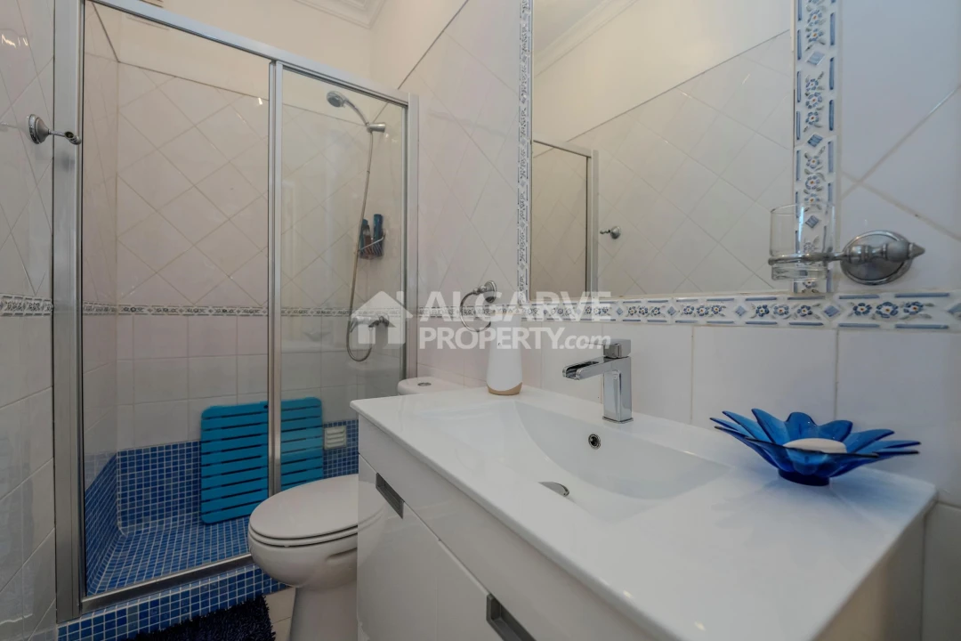 Apartamento T3 para Venda em Quarteira Foto 16