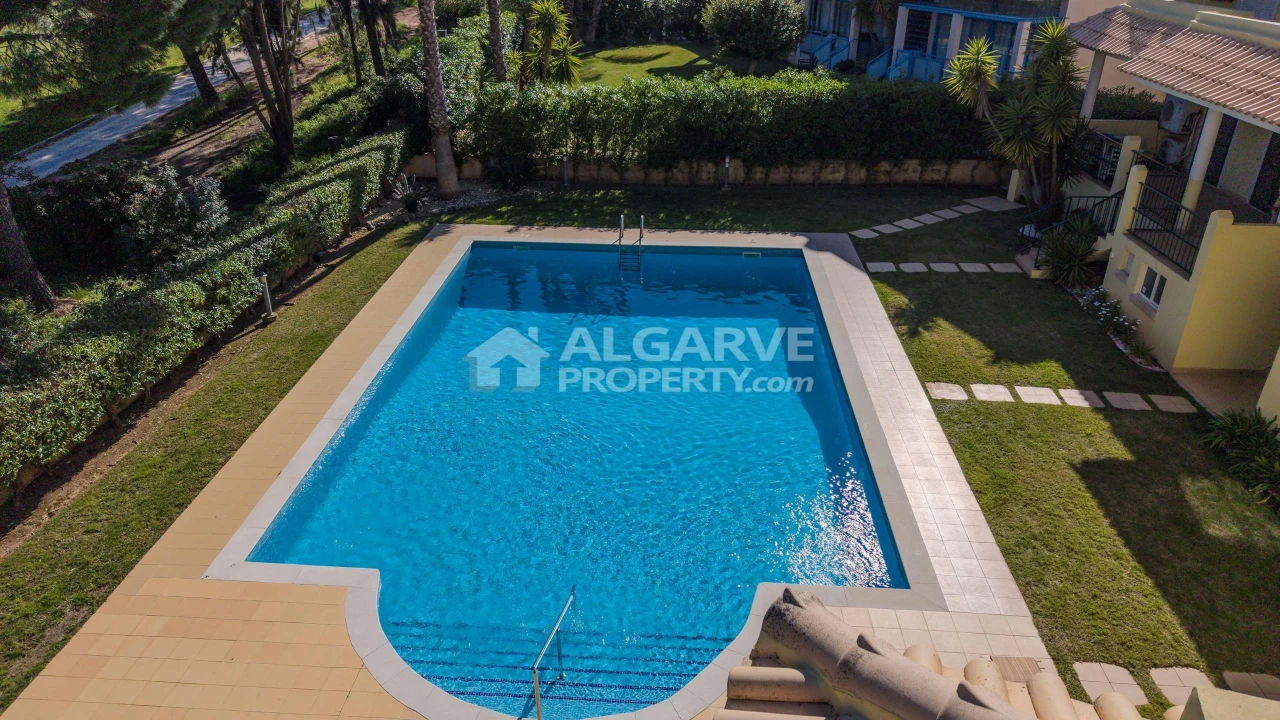 Apartamento T3 para Venda em Quarteira Foto 19