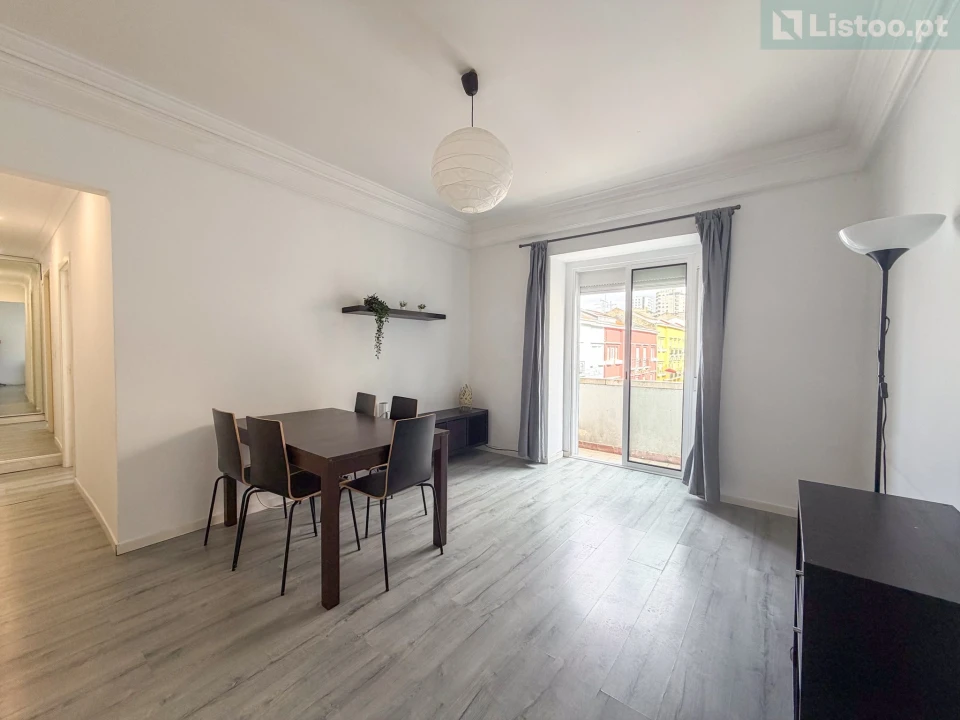 Apartamento T4 para Venda em Areeiro Foto 2