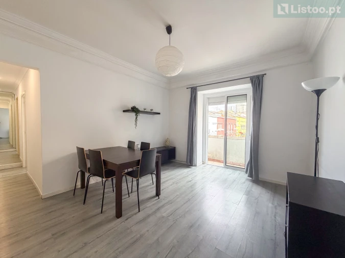 Apartamento T4 para Venda em Areeiro Foto 2