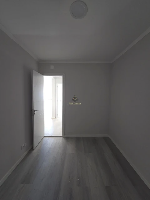 Apartamento T2 para Venda em Benfica
