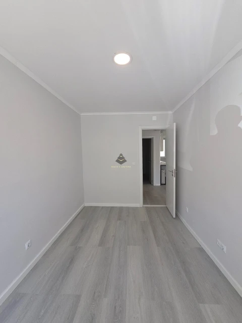Apartamento T2 para Venda em Benfica