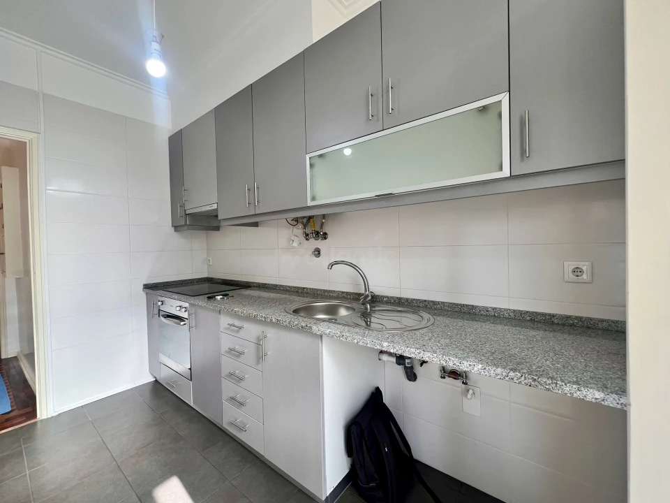 Apartamento T2 para Arrendamento em São Domingos de Benfica Foto 8