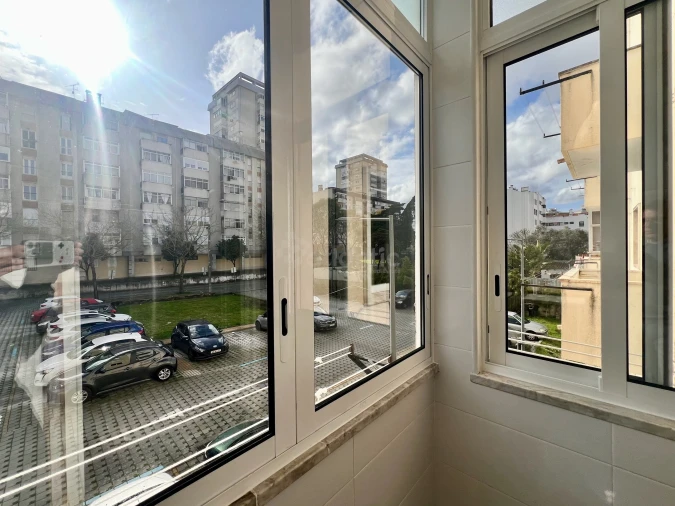 Apartamento T2 para Arrendamento em São Domingos de Benfica Foto 5