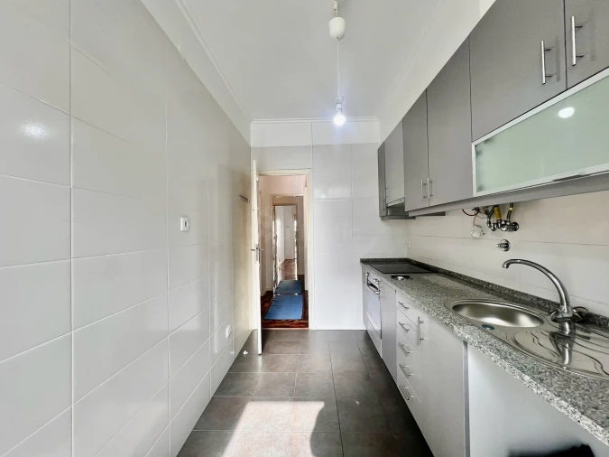 Apartamento T2 para Arrendamento em São Domingos de Benfica Foto 7