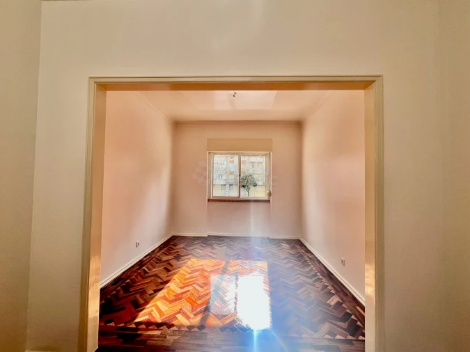 Apartamento T2 para Arrendamento em São Domingos de Benfica Foto 11