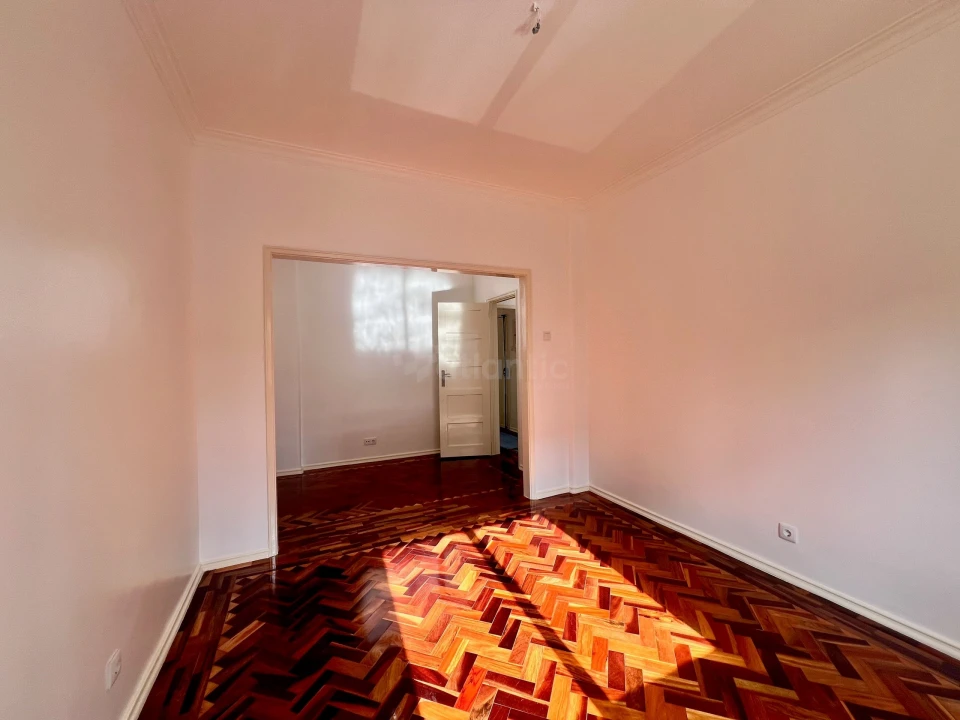 Apartamento T2 para Arrendamento em São Domingos de Benfica Foto 12