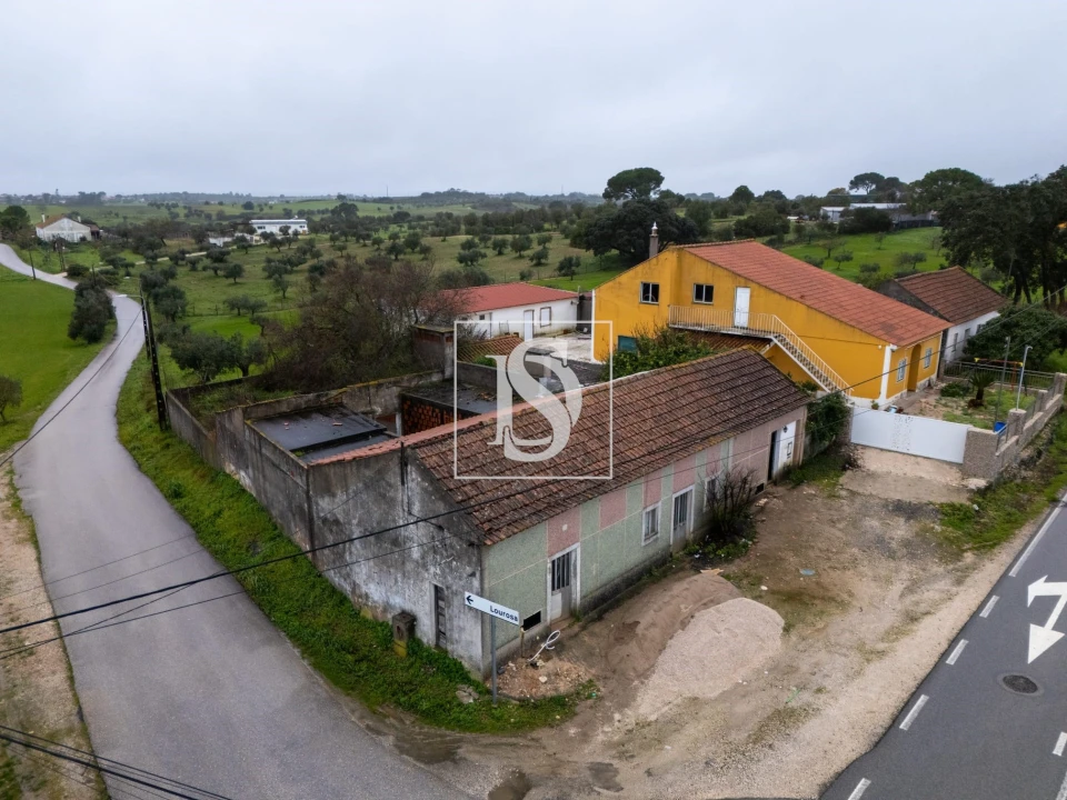 Moradia T3 para Venda em Azoia de Cima e Tremês Foto 2