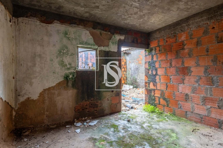 Moradia T3 para Venda em Azoia de Cima e Tremês Foto 16