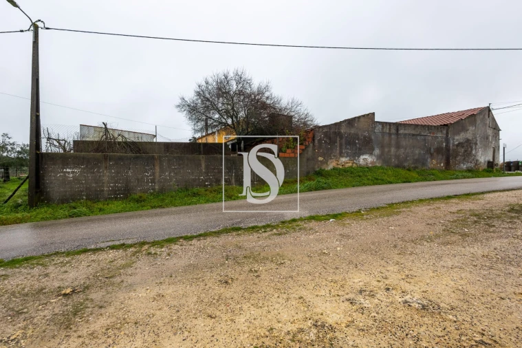 Moradia T3 para Venda em Azoia de Cima e Tremês Foto 7