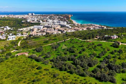 Terreno para Venda em Lagos (São Sebastião e Santa Maria)