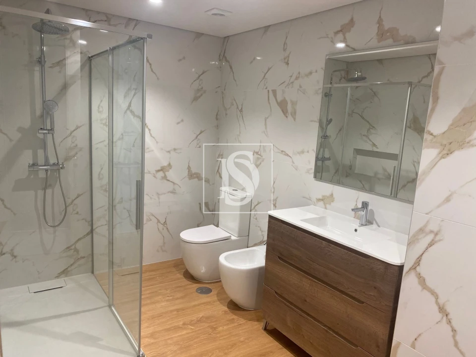 Apartamento T3 para Venda em Arcozelo Foto 17