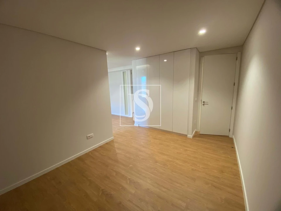 Apartamento T3 para Venda em Arcozelo Foto 13