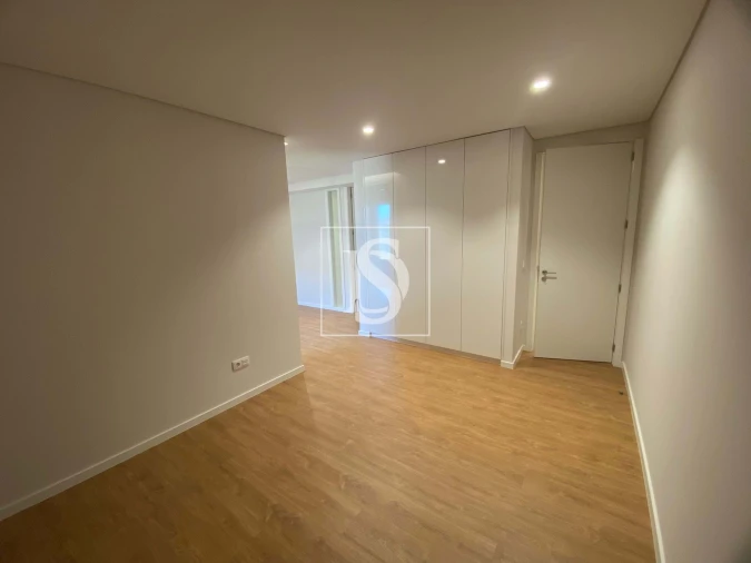 Apartamento T3 para Venda em Arcozelo Foto 13