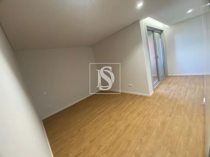 Apartamento T3 para Venda em Arcozelo Foto 12