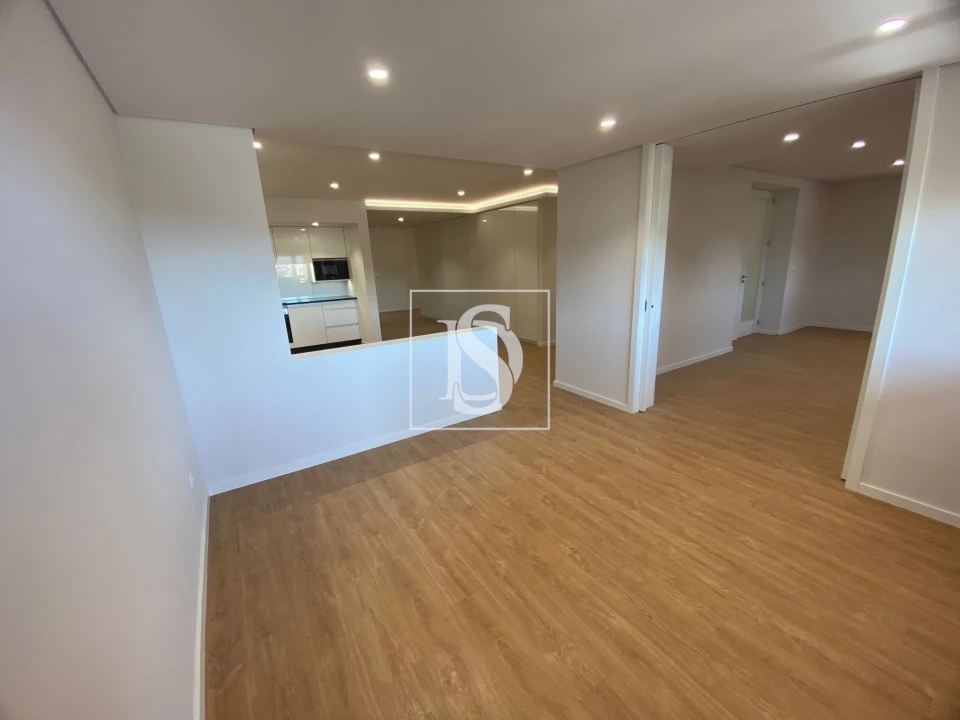 Apartamento T3 para Venda em Arcozelo Foto 1