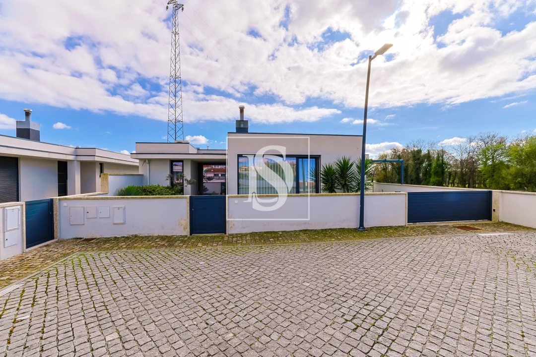 Moradia T3 para Venda em Tamel (São Verissimo) Foto 37