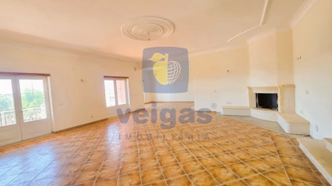 Moradia T4 para Venda em A dos Francos