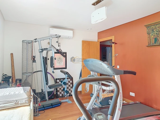 Moradia T4 para Venda em Guia Foto 19