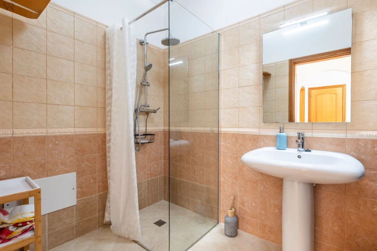 Moradia T3 para Venda em São Silvestre Foto 14