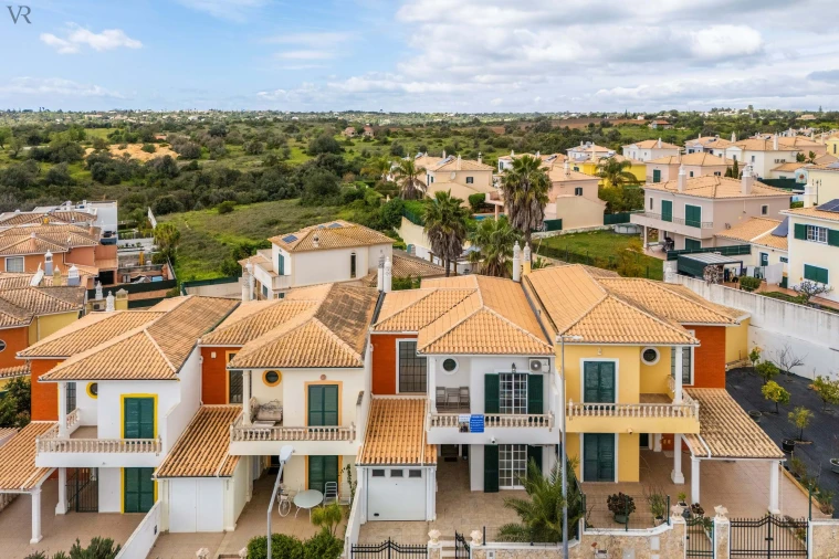 Moradia T3 para Venda em São Silvestre Foto 22