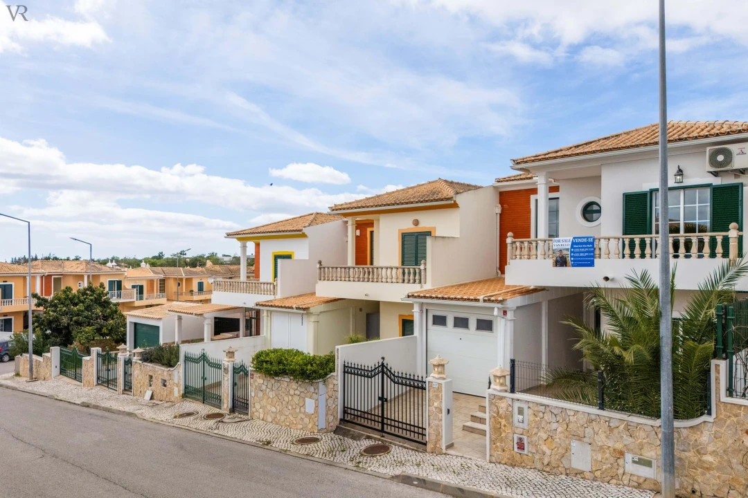 Moradia T3 para Venda em São Silvestre Foto 3