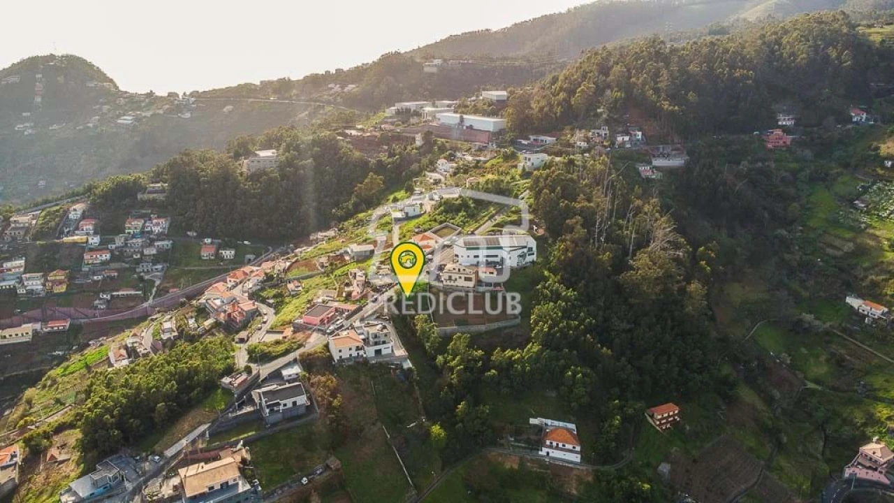 Terreno para Venda em Estreito de Camara de Lobos Foto 5