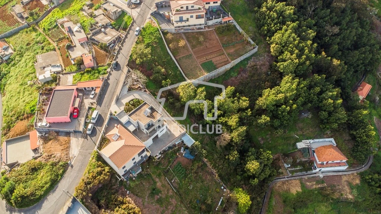 Terreno para Venda em Estreito de Camara de Lobos Foto 4