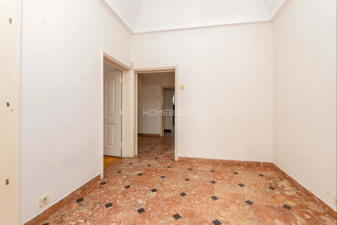 Moradia T8 para Venda em Penha de França Foto 13