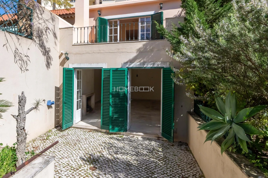 Moradia T8 para Venda em Penha de França Foto 26