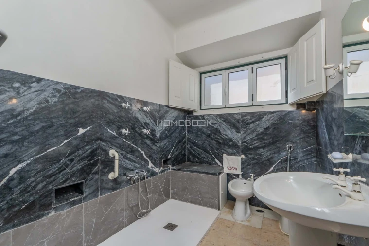 Moradia T8 para Venda em Penha de França Foto 11