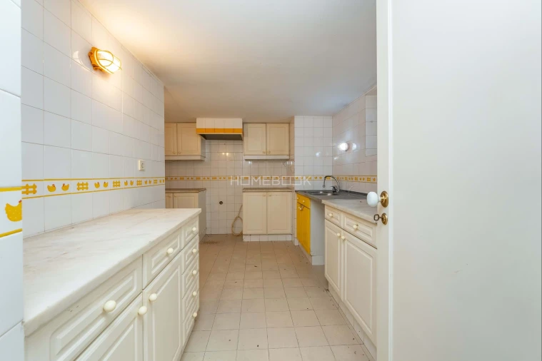 Moradia T8 para Venda em Penha de França Foto 44