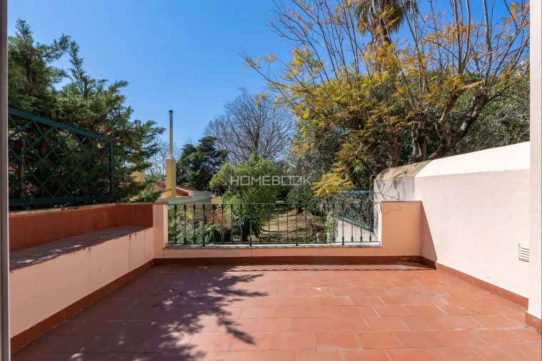 Moradia T8 para Venda em Penha de França Foto 29