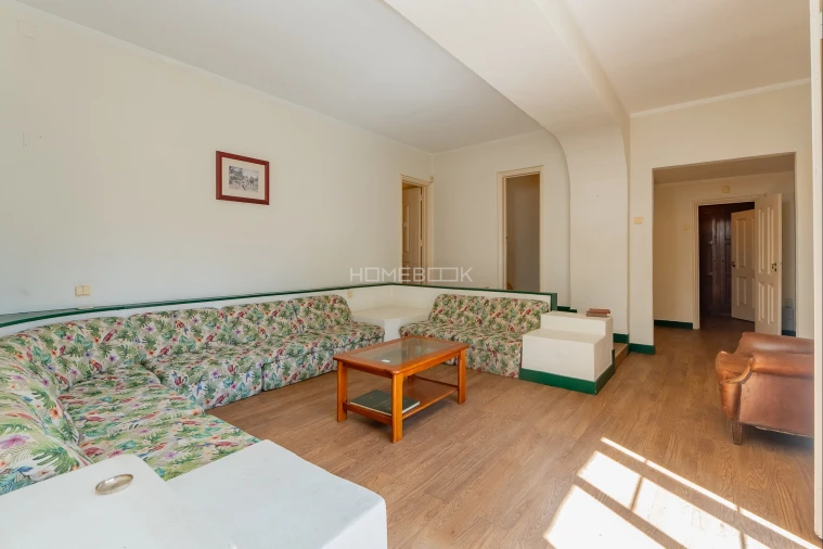 Moradia T8 para Venda em Penha de França Foto 3