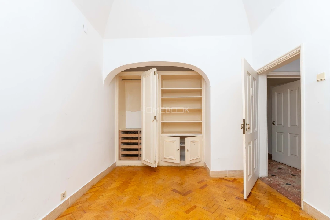 Moradia T8 para Venda em Penha de França Foto 12