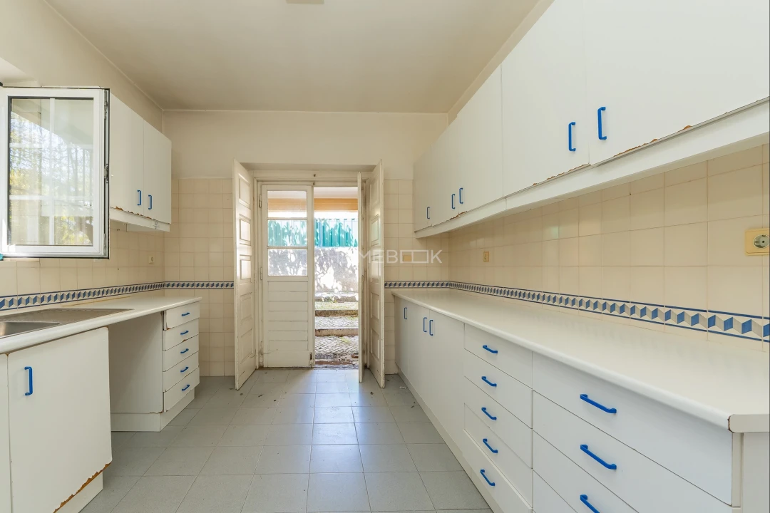 Moradia T8 para Venda em Penha de França Foto 5