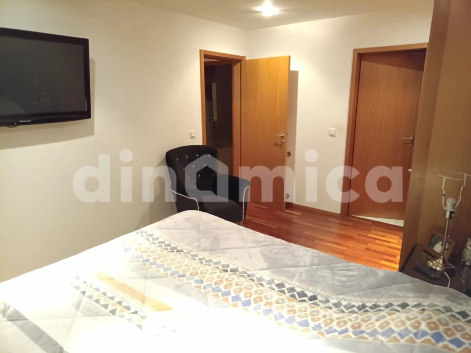 Apartamento T3 para Venda em Vilar de Pinheiro Foto 9